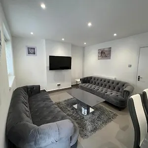  Apartment Modern Executive 2-bed In