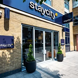 Staycity Greenwich High Road Aparthotel